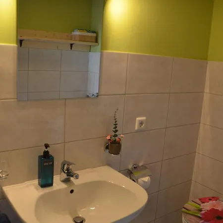 Familienparadies 87m2 - Haushaelfte Mit Garten *