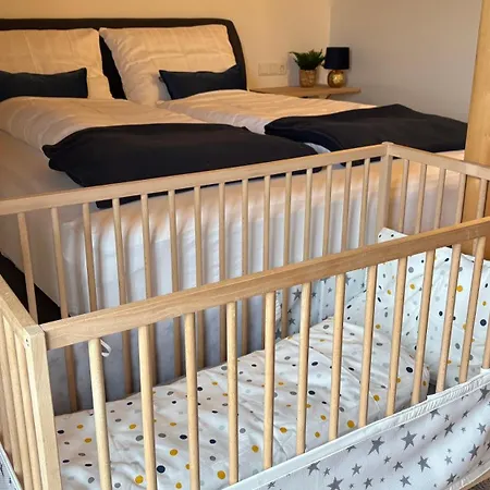 Familienparadies 87m2 - Haushaelfte Mit Garten *