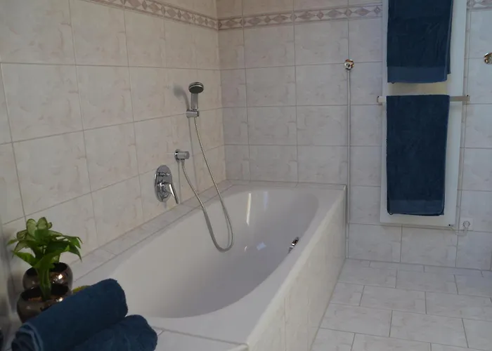 Apartment Familienparadies 87m2 - Haushaelfte Mit Garten *